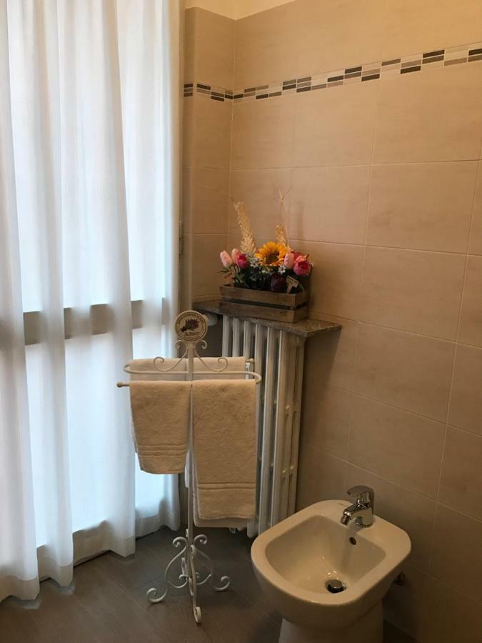 B&B Gloria Apartment Бавено Екстериор снимка